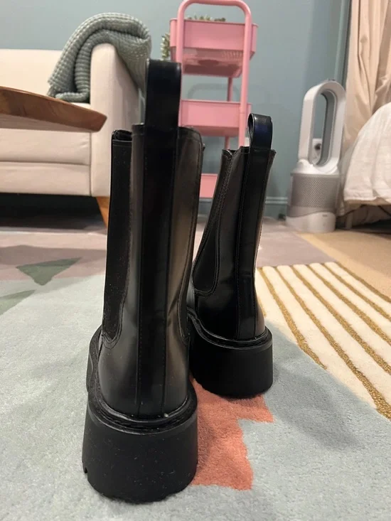 H&M Black Chunky Chelsea Ankle Boots - Picture 2 of 3